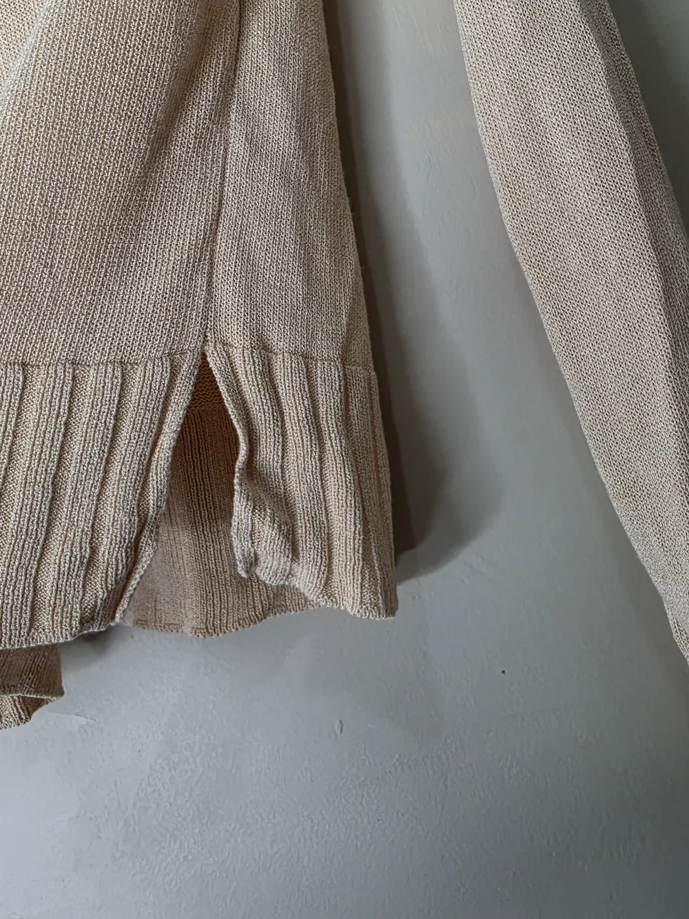 Ann Taylor LOFT Beige Knit Sweater Ruffle Hem Size S Soft Lightweight - Picture 10 of 13